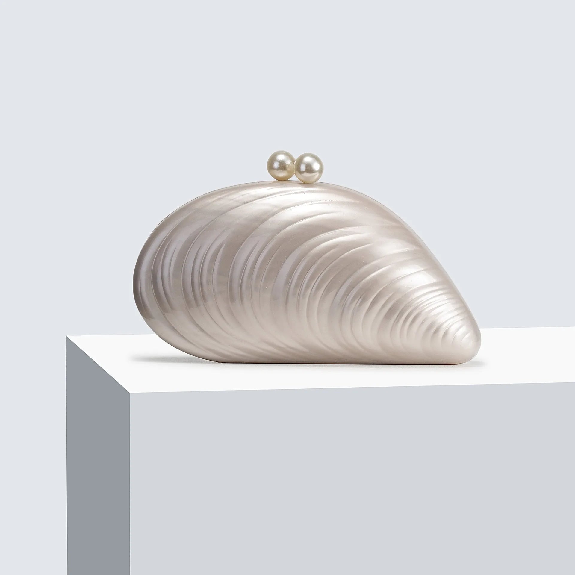 SOERA Valentina Shell - Shaped Clutch Purse - Handbags - White