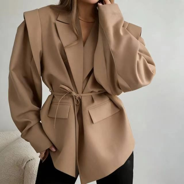 Blazer ceinturé à manches larges Leandra