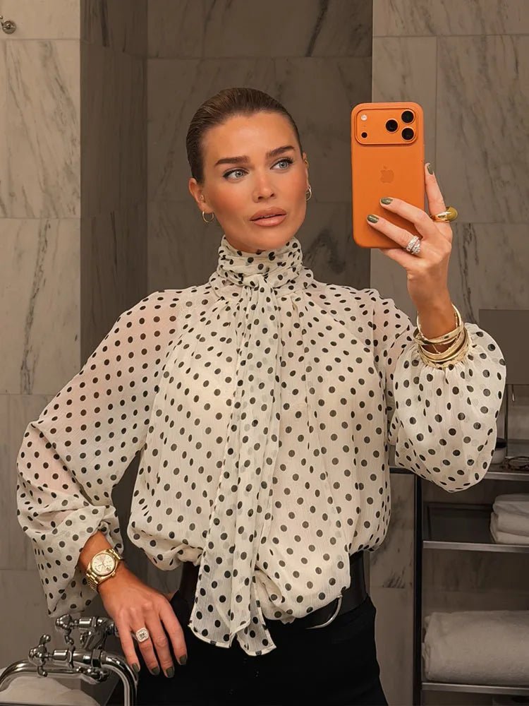 Bluza Sofia cu guler înalt și buline