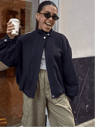 Saskia csíkos állógalléros dzseki