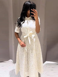 Rochie midi Merida cu broderie și cordon