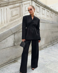 Empress kortsutatud vöökoha V-kaelus blazer
