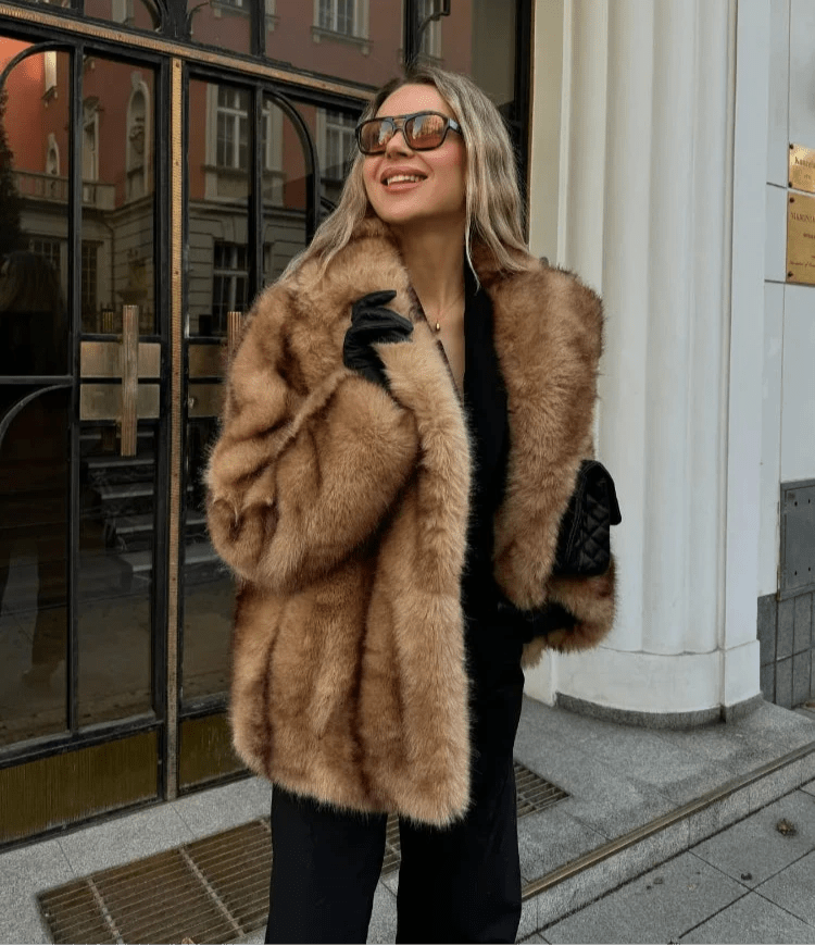 Fionas mākslīgās kažokādeles mētelis