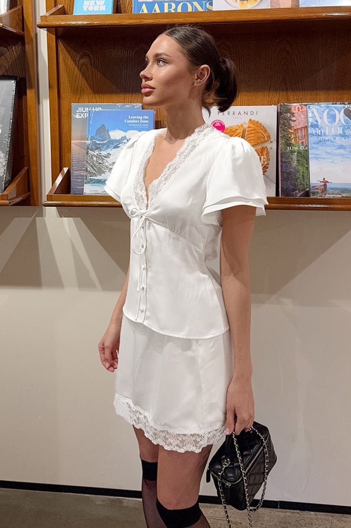 Zoe Saténový set so šnurovaním v páse a čipkou, výstrih do V
