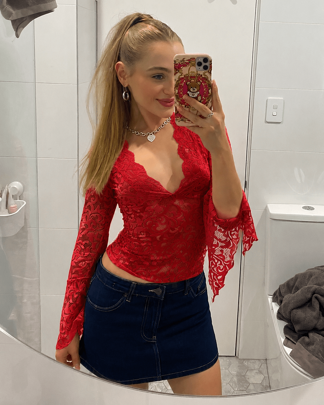 Sophia V formos iškirptės nėriniuotas viršus