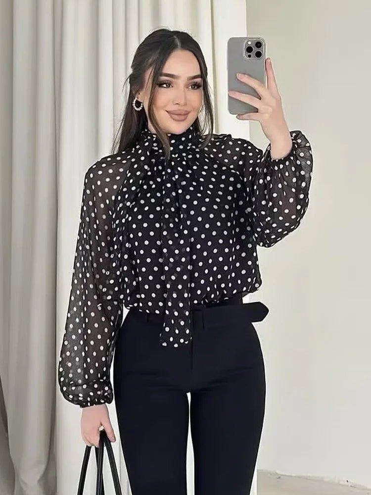 Bluza Sofia cu guler înalt și buline