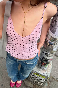 Top de tirantes Tatum con lunares y escote en V